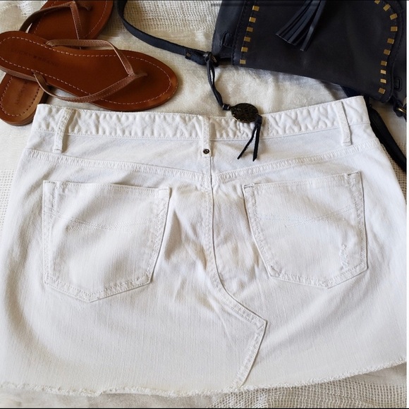 🕊GAP White Mini Skirt🕊 - Picture 4 of 8